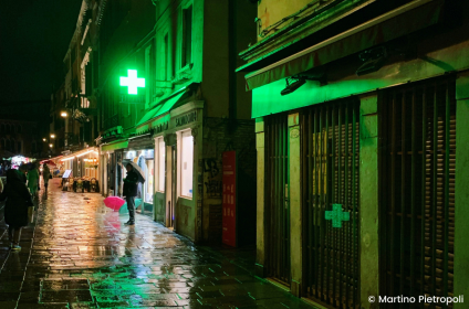 Pancarta sobre drogas GUD